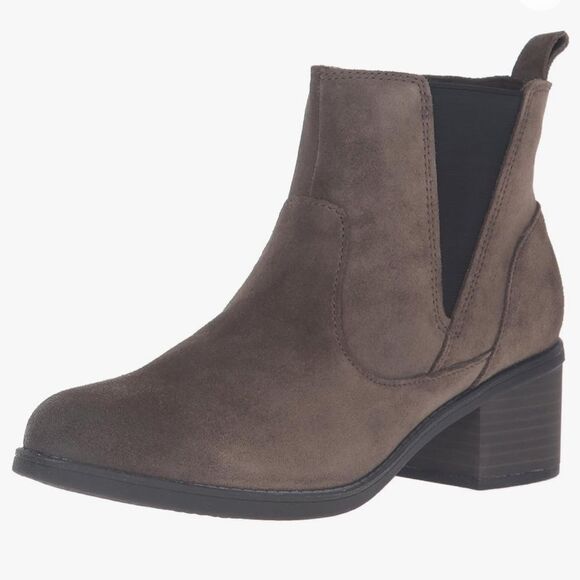 Clarks Nevella Bell Ankle Boot Suede Taupe Brown 7 - Picture 1 of 8